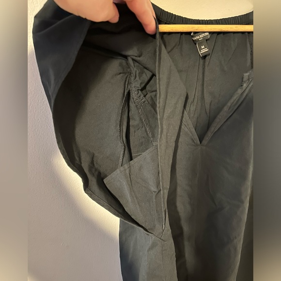 Banana Republic black v-neck blouse, size medium - Picture 4 of 4